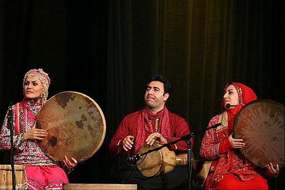 زنان روی صحنه