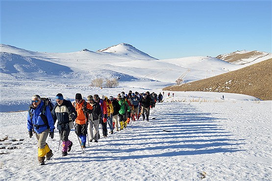 کوهپیمایی در طبیعت زمستانی زنجان