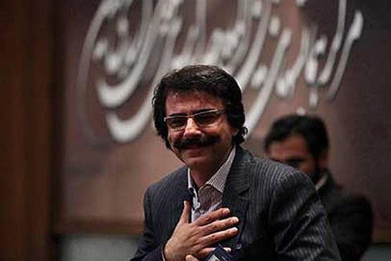 افتخاری پس از مدت ها روی صحنه می خواند