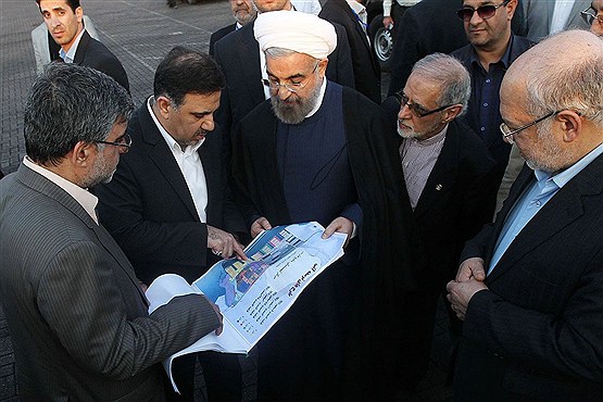 بازدید رئیس جمهور از کارخانه فولاد هرمزگان و بندر شهید رجایی