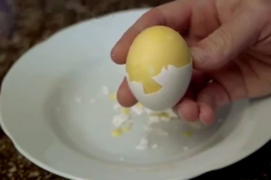 یک شیوه ابتکاری برای پخت تخم‌مرغ