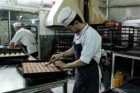 پخت شیرینی های سنتی در قزوین