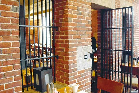 تاسیس رستوران‌های زنجیره‌ای در زندان