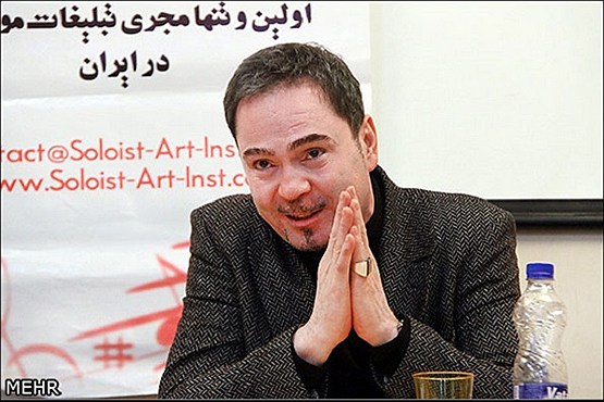 خنده و شادی در کنار خانواده خنده و شادی در کنار خانواده