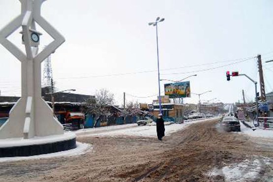 برف و کولاک راه 70 روستای هشترود را مسدود کرد