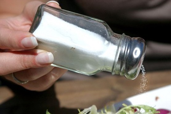 ایرانی ها 2.5 برابر مردم جهان نمک مصرف می کنند