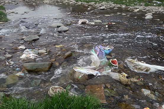 رودخانه کرج در محاصره  زباله‌های شهری و صنعتی