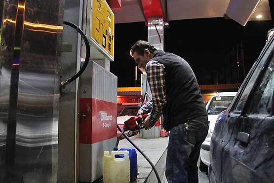 سقوط آزاد مصرف بنزین ایران