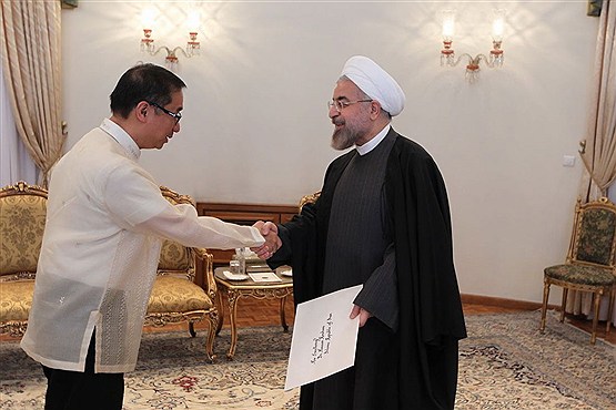 تقدیم استوارنامه سفرای جدید به رئیس جمهور