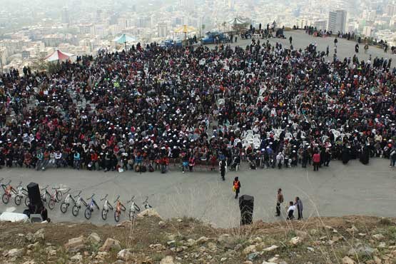 شهروندان منطقه 16 در پیاده‌روی 11 هزار نفری توچال