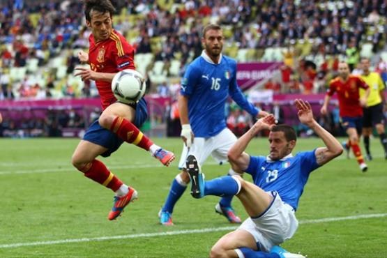 گلچین بازیهای تیم های فوتبال ایتالیا - اسپانیا / فیلم