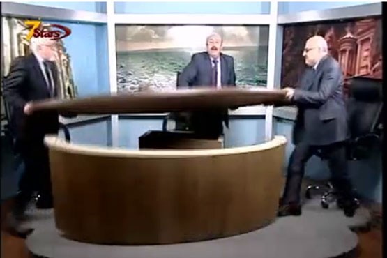 جنگ میز در برنامه زنده تلویزیونی