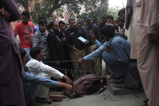 زن جوان پاکستانی سنگسار شد+ تصاویر