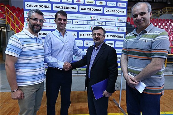 مذاکره رئیس فدراسیون والیبال  با مسولان باشگاه ورونا