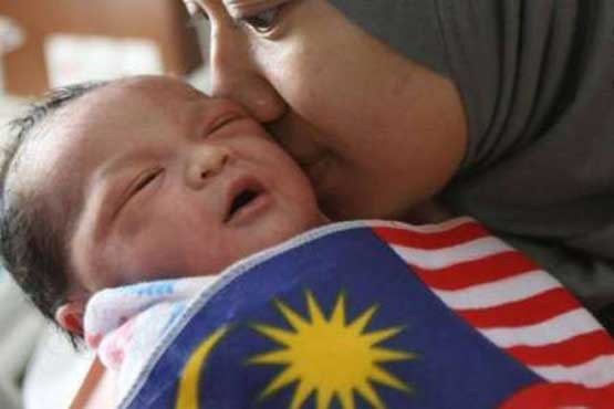 21 فرزند حاصل 38 سال زندگی زوج مالزیایی