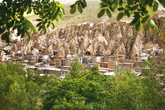60 هزار نفر به روستای صخره ای کندوان رفتند + عکس