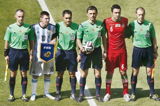شکایت فدراسیون فوتبال از داور صربستانی به فیفا