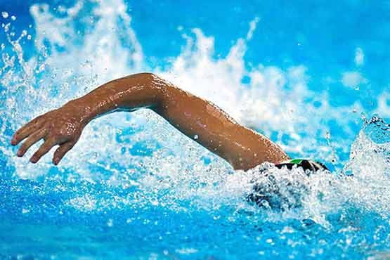 جوان ایرانی 436 کیلومتر شنا کرد