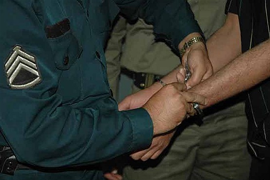 قاچاقچی حرفه‌ای پوشاک دستگیر شد