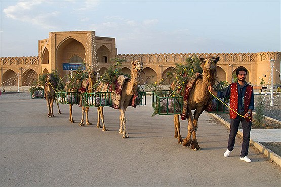 افتتاح کاروانسرای مادر شاه در اصفهان