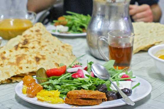 خانواده ایرانی از تفریح می‌زند تا به تغذیه برسد