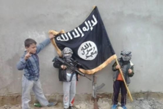 داعش از کودکان موصل سپر انسانی می سازد