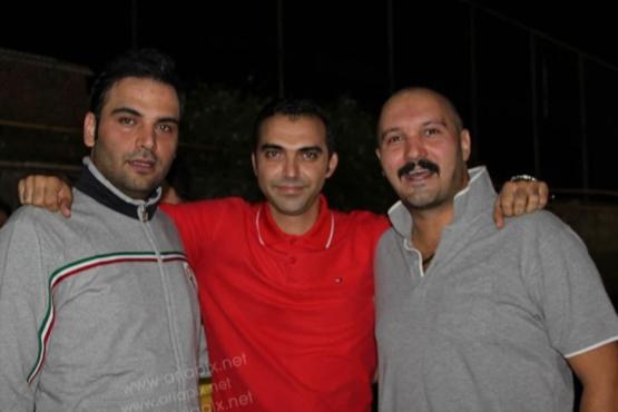 احسان علیخانی و کامبیز دیرباز در مسابقات فوتبال جام ستاره ها/ عکس