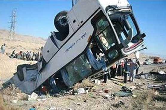 3 مصدوم بر اثر تصادف اتوبوس با خاور +عکس