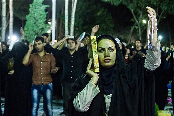 مراسم احیاء شب نوزدهم ماه رمضان در گلستان شهدای اصفهان