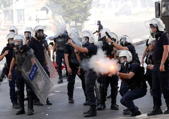 پلیس ترکیه اشک معترضان حمله به غزه را درآورد