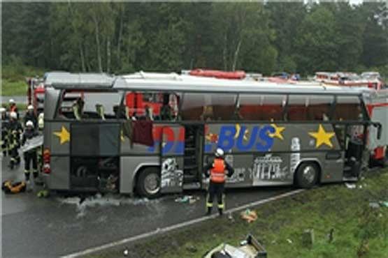 تصادف زنجیره ای اتوبوس‌ها در آلمان