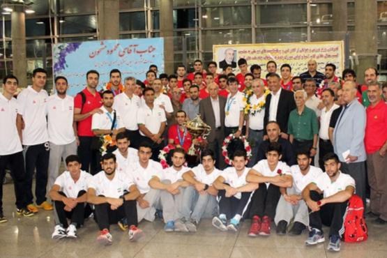 بازگشت بسکتبالیست های قهرمان به ایران