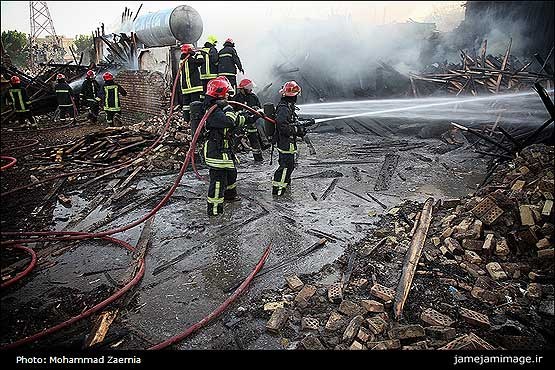 آتش‌سوزی گسترده در میدان بار نوغان مشهد