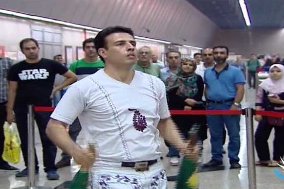 اجرای ورزش زورخانه​ای در مترو تهران