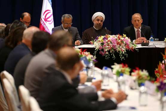 مشکلات ایران و آمریکا صرفاً با دست‌دادن روسای جمهور حل نمی‌شود
