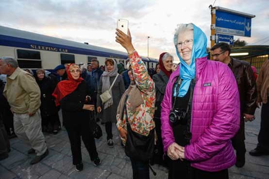 دخترخاله‌های آمریکایی قطار لوکس را به ایران آوردند + عکس