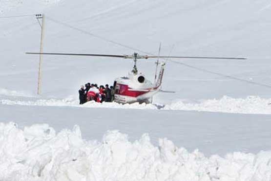 نجات 90 مسافر از یخ‌زدگی توسط امدادگران