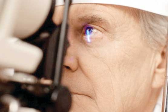 شایع‌ترین بیماری چشم در میان سالمندان + علایم