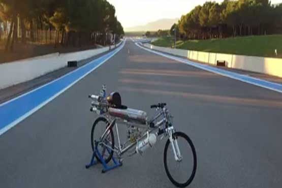 دوچرخه سواری با سرعت 333 کیلومتر بر ساعت + فیلم