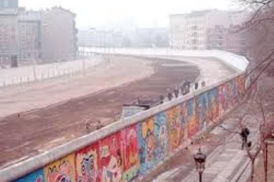 مراحل ساخت دیوار برلین/ عکس