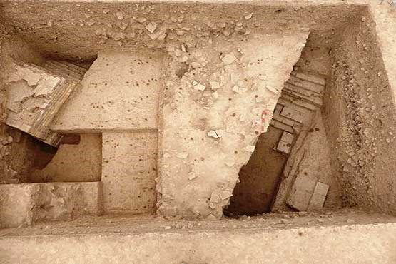 کشف دروازه باستانی در شهر پارسه تخت جمشید