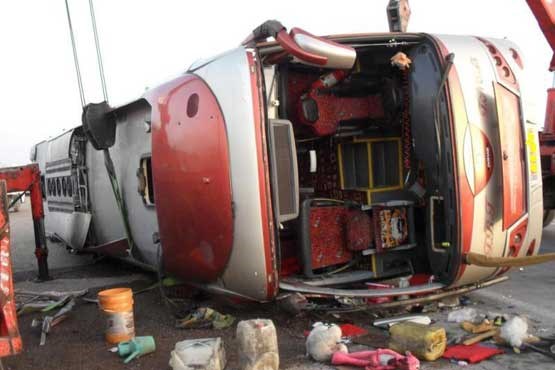 اتوبوس حامل دانش آموزان دختر واژگون شد