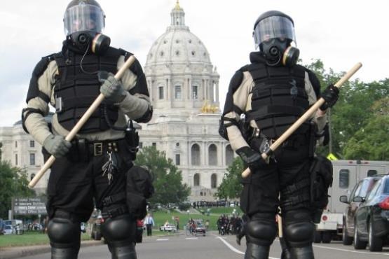 لباس پلیس آمریکا مجهز به دوربین می شود
