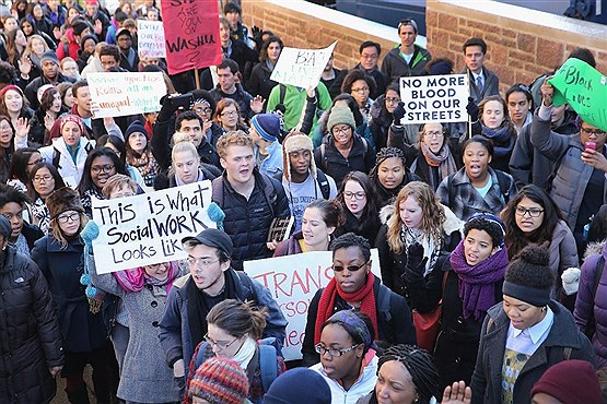 گسترش اعتراضات دانش آموزان به رفتارهای خشونت‌بار و تبعیض‌آمیز پلیس آمریکا