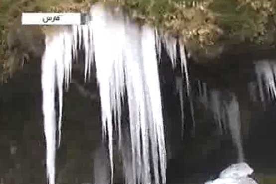 تصاویر زیبای آبشار یخ زده تنگ براق