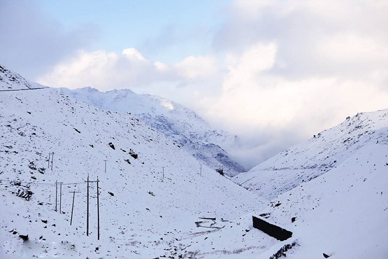 100 روستای شهرستان نیر در محاصره برف و کولاک