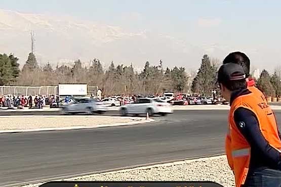 آغاز مسابقات اتومبیلرانی سرعت در تهران