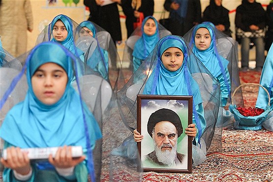 گرامیداشت سالروز 12 بهمن در مرقد امام
