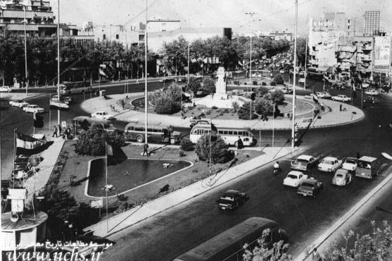 میدان انقلاب در دهه چهل/ عکس