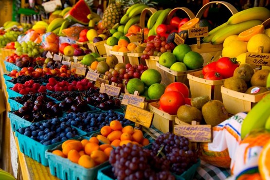 مردم خرید میوه های قاچاق را تحریم کنند